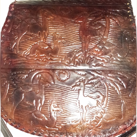 Hand tooled Leather Purse Made in India - Picture 2 of 4